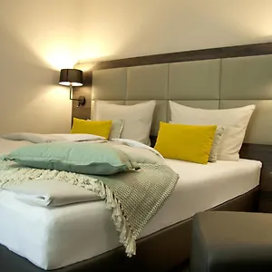 hotel-am-moosrain.com-bavaria.com/